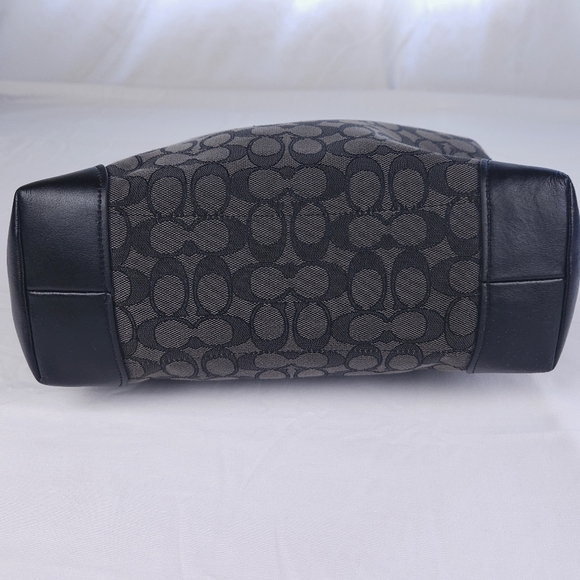 Coach Black and Gray Luxury Shoulder Bag - Picture 3 of 5